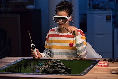 Play 3D Holographic Games on your table with Tilt Five | Hooked On Tech