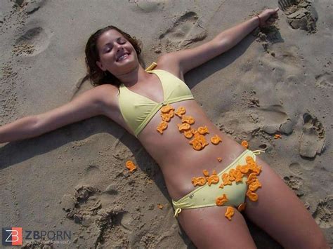 Hotlegs Beach Glance ZB Porn