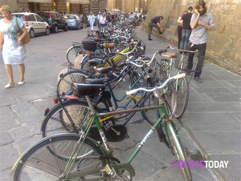 Caos Biciclette A Palazzo Vecchio