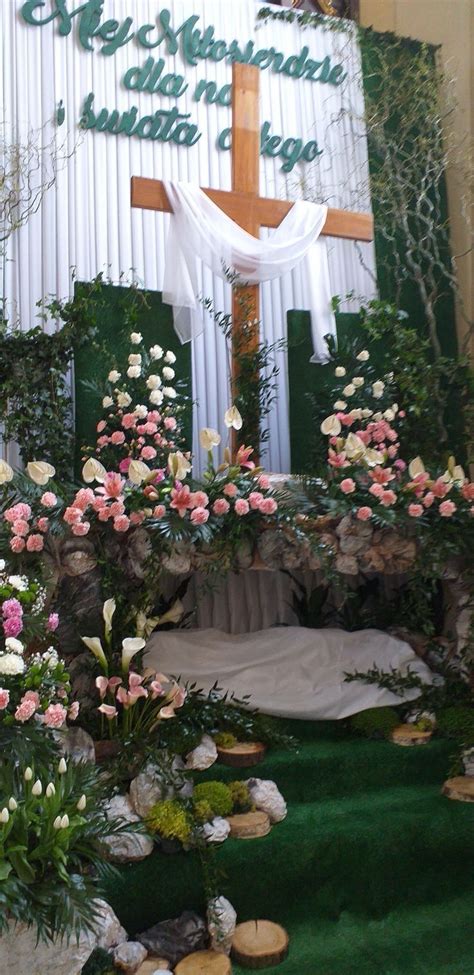 Elegant Altar Decorations With Flowers And Greenery