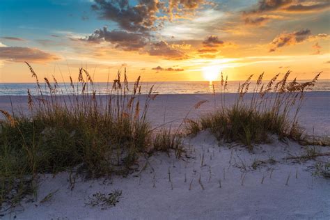 Sunset on the Gulf of Mexico, Pass-A-Grille Beach, FL, USA [OC] [2000x1334] : r/EarthPorn