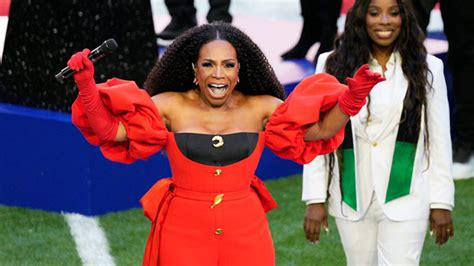 Sheryl Lee Ralph At Super Bowl 2023 See Her Stunning Performance