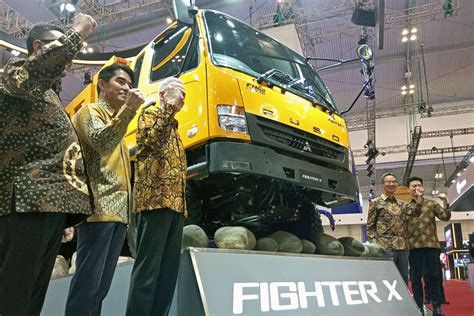 Mitsubishi Luncurkan Fuso Canter Edisi Spesial Di Giias