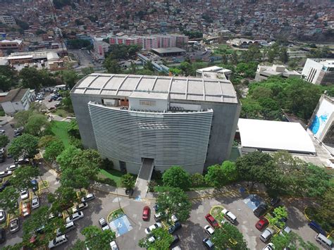 Universidad Católica Andrés Bello - Drone Pixel Ve