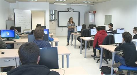 L Executiu Intentar Mantenir Els Centres Escolars Oberts Malgrat