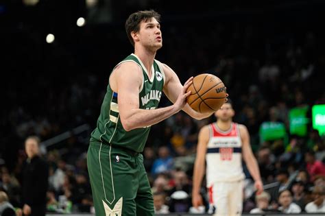 Recent Bucks Forward Announces Retirement After 14 Seasons