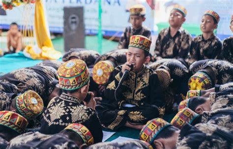 CONTOH Narasi Pendek Atau Karangan Singkat Peringatan Maulid Nabi 2023