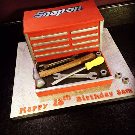 Snap On Tool Box Cake Mechanics Birthday Cake Birthday Cakes For Men