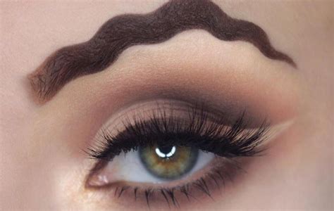 Squiggle Brows Is The Latest Beauty Trend