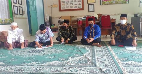 Diddampingi Kasubag TU Dan Kasi Bimas Islam Kabag TU Kanwil Kemenag