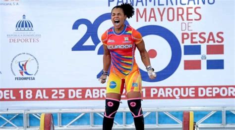 Angie Palacios logra récord mundial en clasificatorio a Juegos