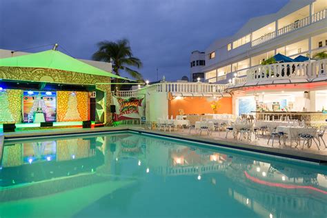 Piscina vista nocturna Hotel El Dorado San Andrés Flickr