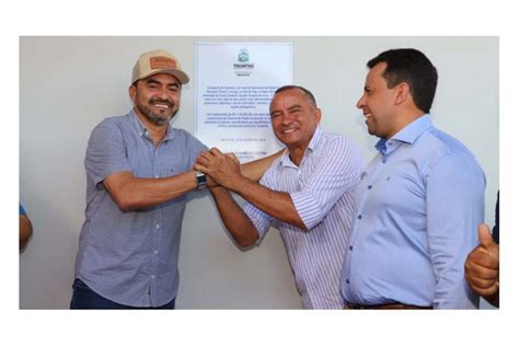 Em São Félix do Tocantins Governador Wanderlei Barbosa entrega reforma