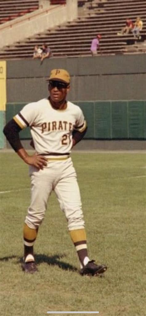 Pin By William E On Roberto Clemente 21 Roberto Clemente Major