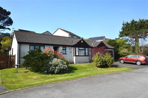 4 Bed Detached Bungalow For Sale In Deacon Close Saltash Cornwall