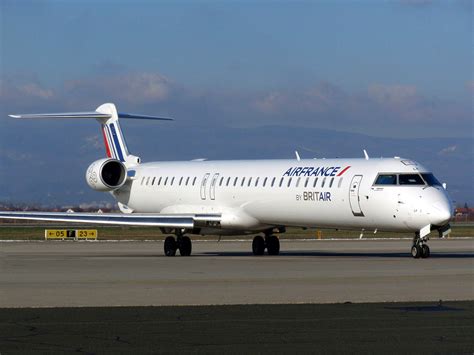 Bombardier CRJ1000 Specifications - FlyRadius