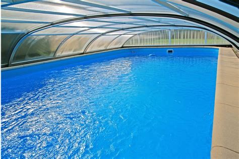 Abris De Piscine En Polycarbonate Ou En Verre Quel Mat Riau Offre La