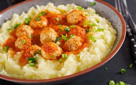 O Que Combina Com Purê De Batata - O que combina com purê de batata? 8 Bons acompanhamentos - Marmitex de ...