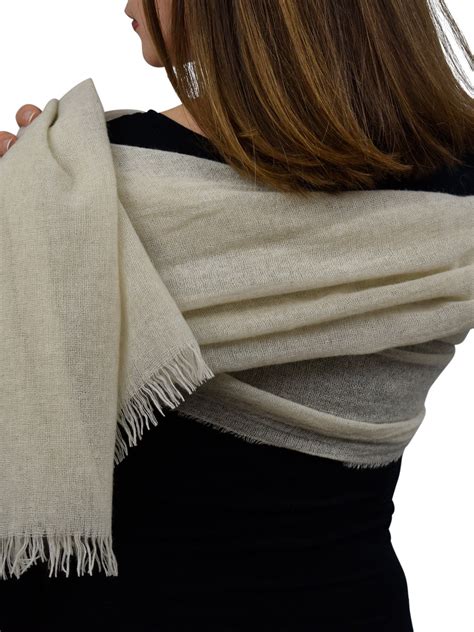 La Pashmina Cashmere Viene Realizzata Artigianalmente Nel