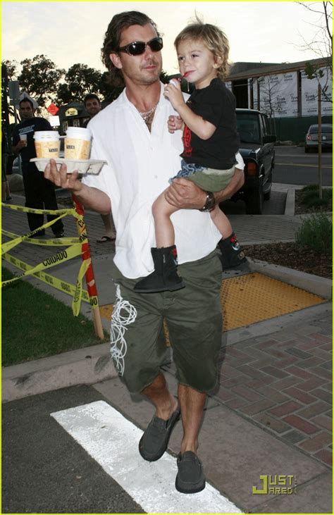 Kingston Rossdale S Father Son Beach Bonding Photo Celebrity