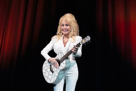 Covers of Dolly Parton's "Jolene" | POPSUGAR Entertainment