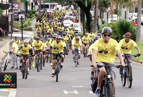 Cientos De Ciclistas Se Reunieron Para Concientizar Sobre Un Transporte