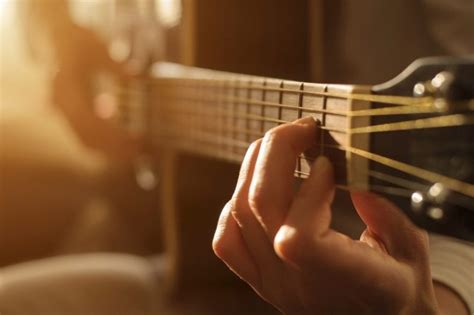 How To Write A Song On Guitar Tips Musician Wave