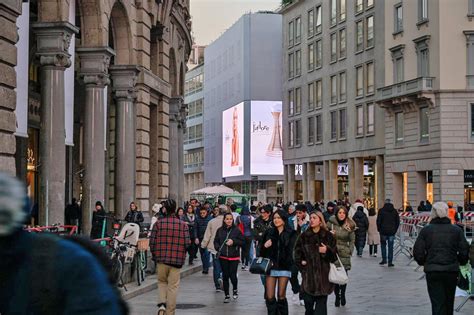 MILANO CORSO VITTORIO EMANUELE II PIAZZA DUOMO PATTARI One Outdoor