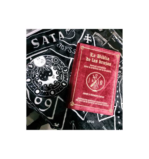 La Biblia De Las Brujas Libro Terciopelo