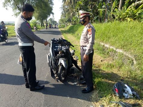 Mobil Vs Sepeda Motor Adu Bagong Di Kulon Progo Satu Orang Tewas Di