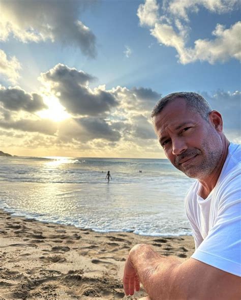 Malvino Salvador Curte Praia Em Noronha A Filha Celebridades Vogue