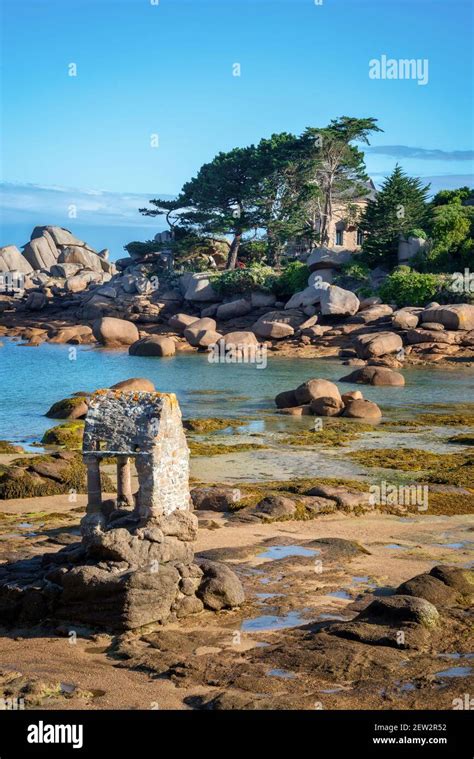 Plage de Ploumanach à Perros Guirec Côtes d Armor Bretagne France