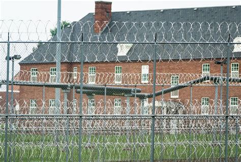 Ny Prison Guards Accused Of Sex Abuse Of Hundreds Of Inmates