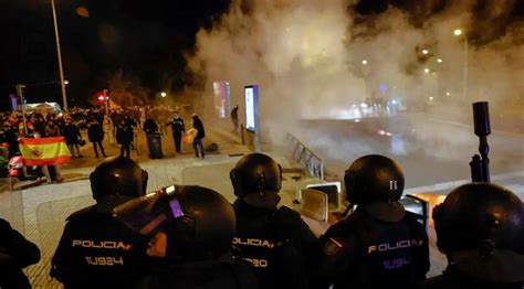 España Protestas contra la amnistía en Madrid dejan siete detenidos y