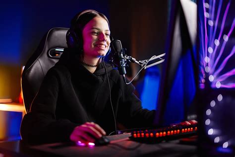 Top 14 Epic Female Twitch Streamers Changing The Game Grin