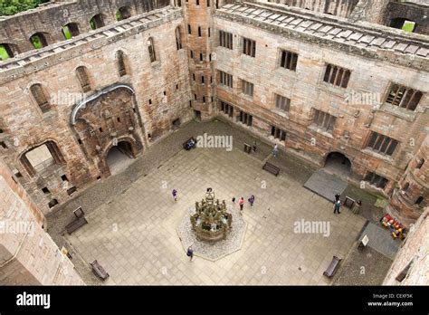 A view from above into the courtyard of the ruins of Linlithgow Palace ...