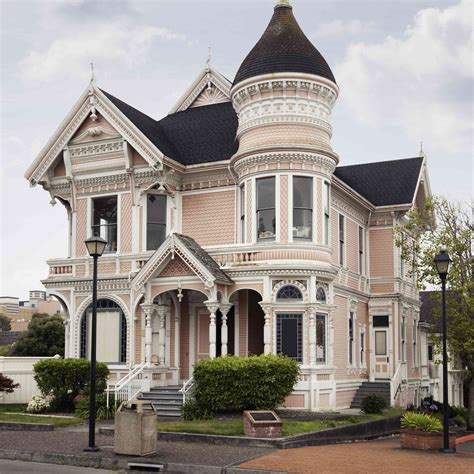 What Is a Queen Anne-Style House?