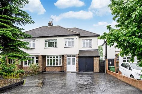 Main Road Gidea Park Rm2 4 Bedroom Semi Detached House For Sale