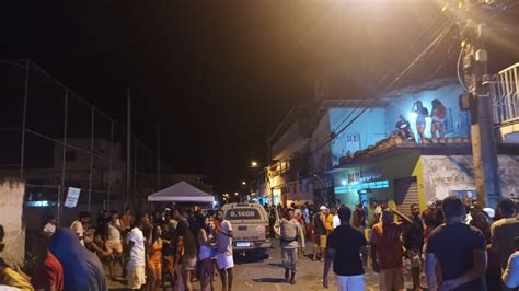 Pol Cia Militar Encerra Festas Tipo Pared O Em Santo Ant Nio De Jesus