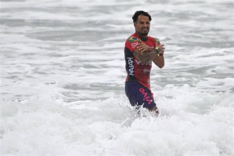 Wsl Italo Ferreira Yago Dora E Gabriel Medina Lutam Por Vaga Nas