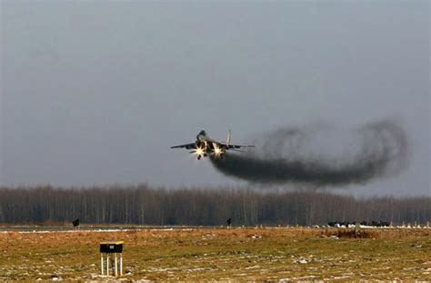 25 lat myśliwców MiG 29 w Polsce Legenda pokazów i strażnik nieba