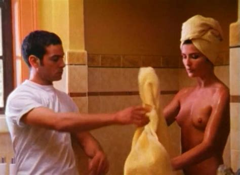 Nude Video Celebs Gabrielle Fitzpatrick Nude Offspring 1996