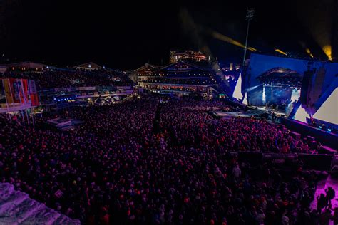 Robbie Williams Fulminanter Saisonstart Beim Ski Opening In