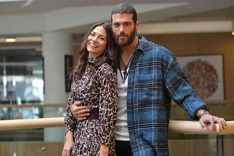 Erkenci Kush Erkenci Kush Pareja Actor Demet Ozdemir Sanem