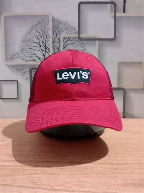 Topi Trucker Levis Fesyen Pria Aksesoris Topi Di Carousell