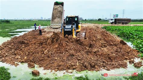 Incredible Heavy Shantui Dozer Push Soil And T Dump Trucks Dumping