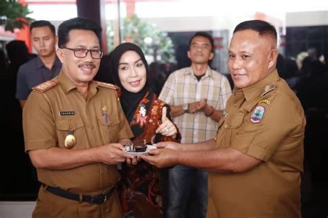 Coffee Morning Bupati Nanang Ermanto Dapat Kejutan Ulang Tahun Dari