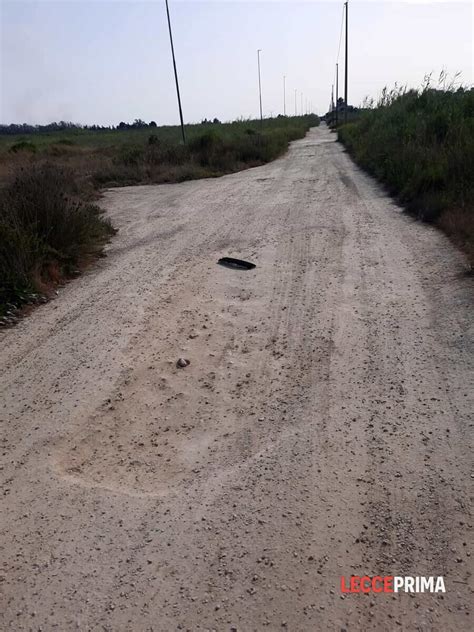 Strada Dissestata Buchi E Disagi In Via Idume