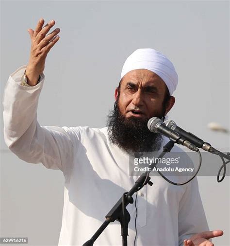 Maulana Tariq Jamil Photos And Premium High Res Pictures Getty Images