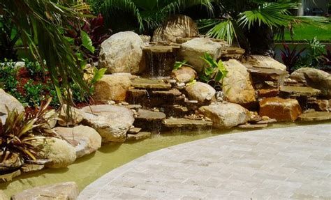 Small Garden Waterfall Exotique Jardin Miami Par Matthew